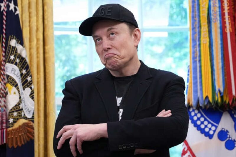 பெரும் திருப்பம்! எலான் மஸ்க் புதிய அரசியல் கட்சி தொடங்குவது குறித்து பரிசீலனை!