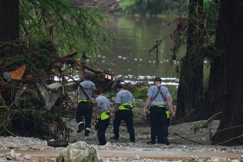 டெக்சாஸ் வெள்ளம்: பலி எண்ணிக்கை 43 ஆக உயர்வு