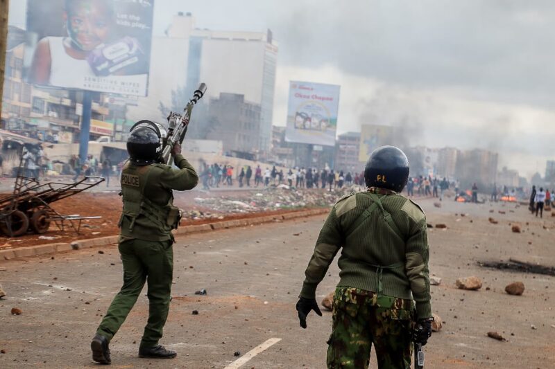 ‘காலில் சுடுங்கள்’ – அதிபரின் அதிர்ச்சி உத்தரவால் உயிரிழப்புகள் அதிகரிப்பு!