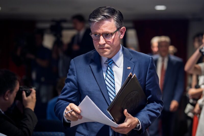 எப்ஸ்டீன் ஆவணங்களை வெளியிடுமாறு அமெரிக்க சபாநாயகர் அதிரடி கோரிக்கை!