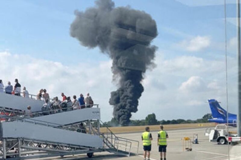 லண்டன் விமான நிலையத்தில் பயங்கரம்! சவுத்எண்ட் விமான நிலையம் மூடல்!