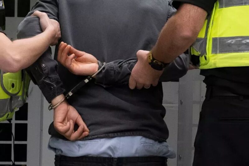 சட்டவிரோத இணைய சூதாட்டத்தில் ஈடுபட்ட 21 இந்தியர்கள் கைது!