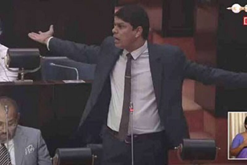 குழந்தையை கட்டியணைத்து கிடந்த தாயின் எலும்பு கூடு – பாராளுமன்றத்தில் எம்பி ஆவேசம்