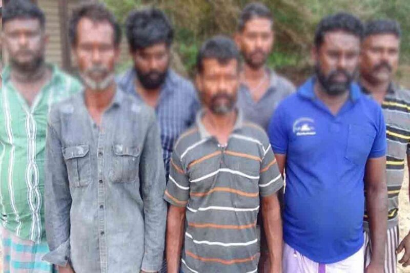 கொத்து கொத்தாக தமிழக மீனவர்களை கைது செய்யும் இலங்கை கடல்படை !