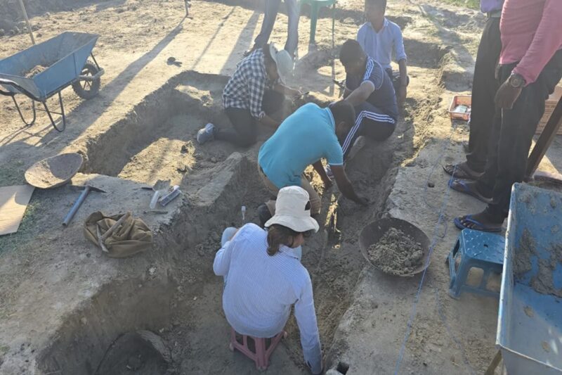 மேலும் 2 எலும்புக்கூடுகள் கண்டெடுப்பு – மனித புதைகுழியில் தொடரும் மர்மம்!