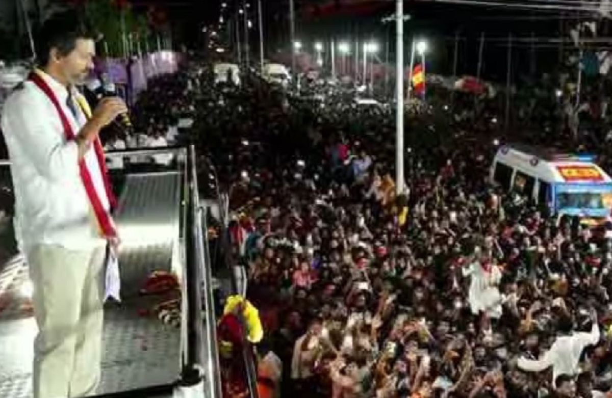 CBI பிடியில் TVK: கரூர் விபத்து குறித்து பாதுகாப்பு அனுமதி உள்ளிட்ட ஆவணங்களை சேகரித்த புலனாய்வுப் பிரிவு!