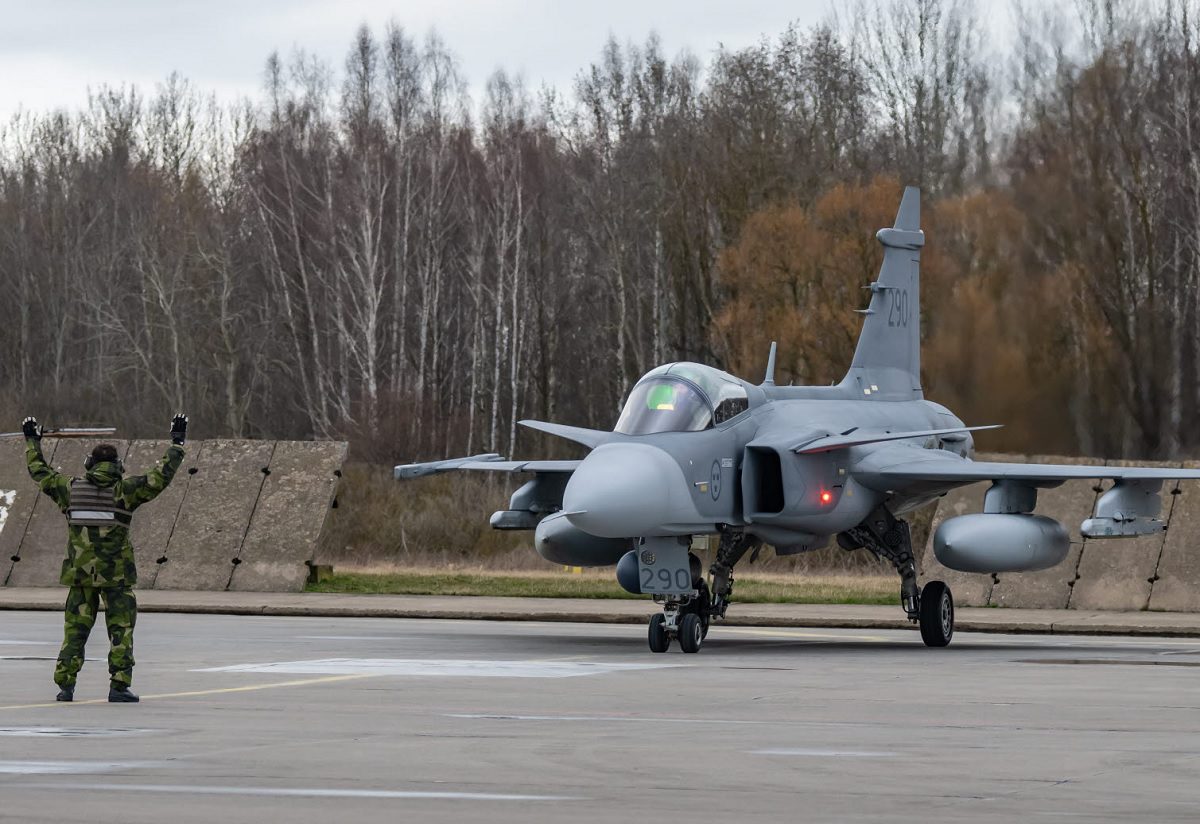 எந்த போர் விமான் என்றாலும் சுட்டு வீழ்த்த போலந்து அதிரடி உத்தரவு- போர் பதற்றம் !