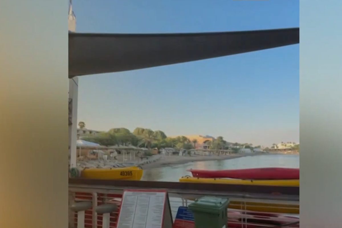 டச்சுக் கப்பல் மீது தாக்குதல்; ஏடன் வளைகுடாவில் பற்றி எரிகிறது!