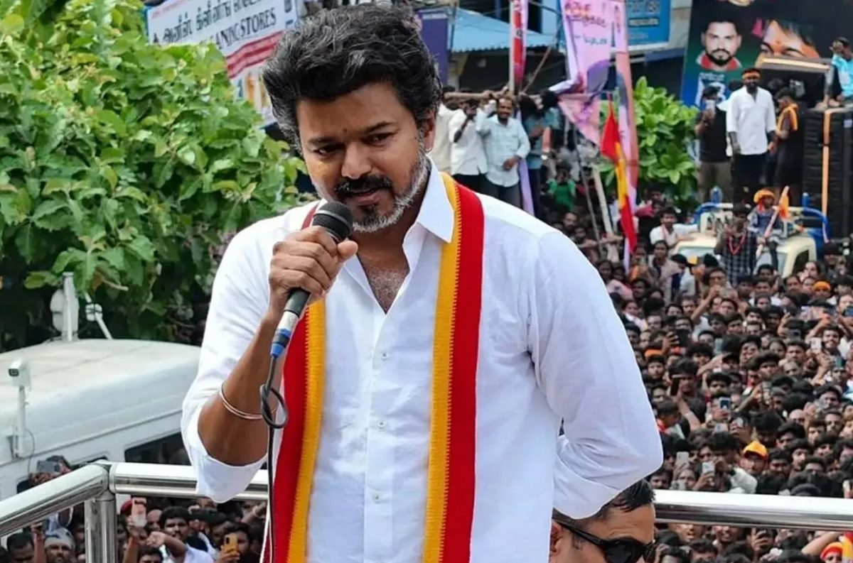 விஜயின் பரபரப்பான பேச்சு: பிரபாகரன் ஈழத் தமிழர்களுக்கு ‘தாய்மையுடன் அன்பு’ காட்டினார்!