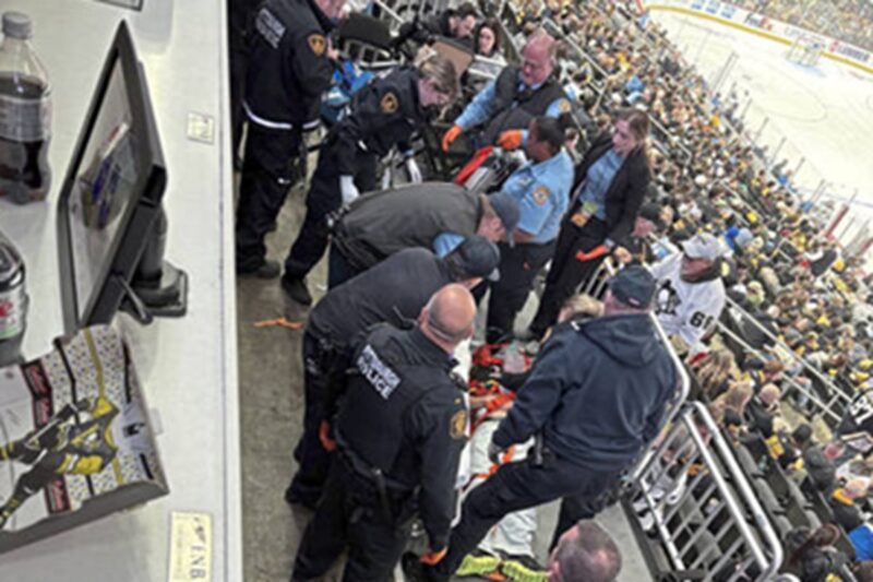 ஹாக்கி மைதானத்தில் விபரீதம்: உயிருக்கு ஆபத்தான நிலையில் ரசிகர்!