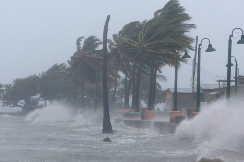 வரலாறு காணாத பேரழிவு! கியூபாவை நோக்கி நகரும் ‘மெலிசா’ புயல்!
