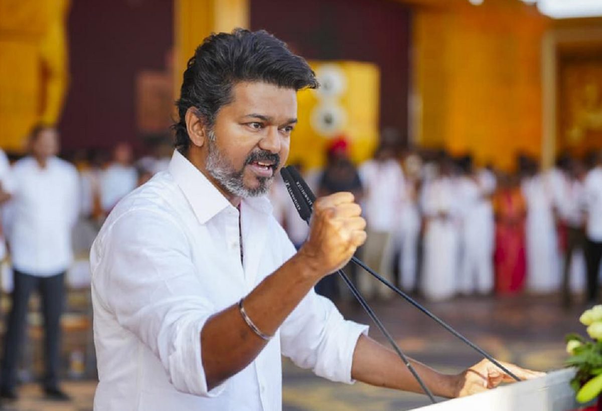 அடக்கமாக இருக்கும் விஜய்: தலையைப் பிய்த்துக்கொள்ளும் திமுக; எதுவும் புரியவில்லையாம்!