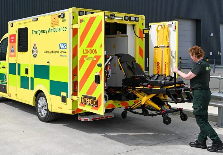 லண்டனில் 12 மணி நேரம் காத்திருக்கும் A&E க்கு சென்ற நோயாளிகள்- பரிதாப நிலை !