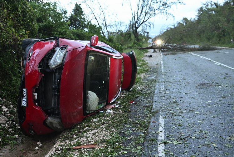 30 பேரைக் கொன்ற புயல்: 180KM வேகத்தில் வீசிய கடும் புயல் இது தான் !