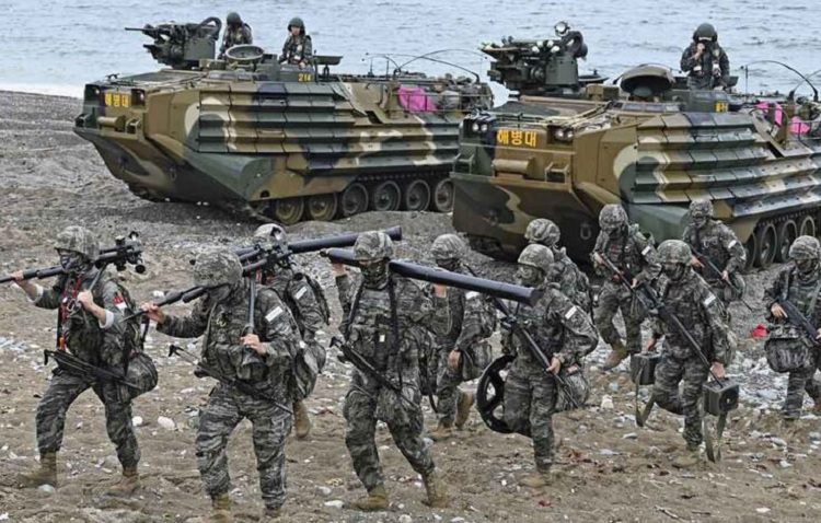 ரஷ்யாவுக்காகப் போராடச் சென்றதாகச் சந்தேகிக்கப்படும் 4 பேர்  கைது