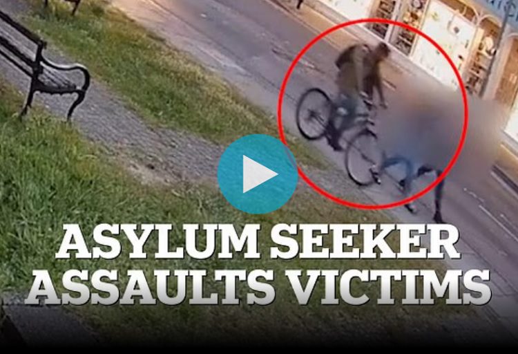 பெண்களோடு சில்மிஷம் செய்யும் படகில் வந்த அகதி: பொலிசார் பிடித்தும் கேஸ் நிற்கவில்லை !