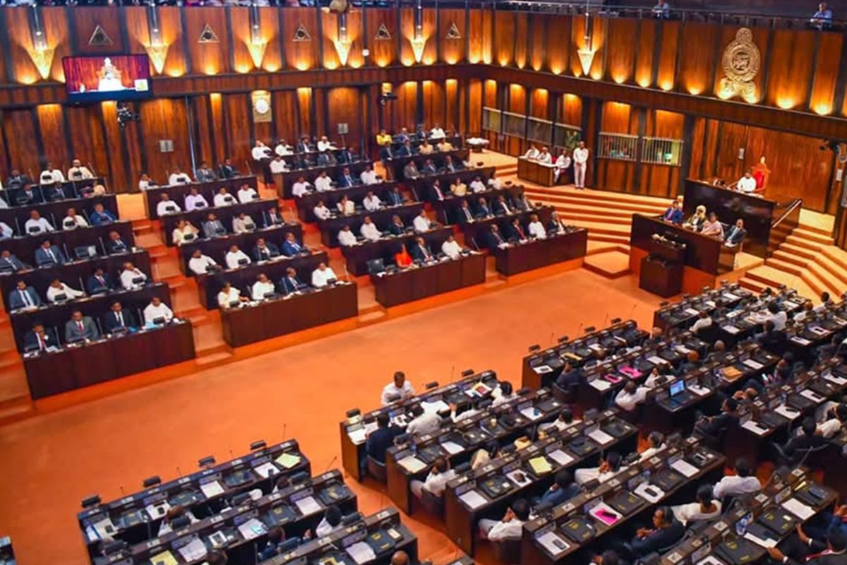 அலவன்ஸை கட்சி நிதிக்கு கொடுத்தால் சிறை: 159 நாடாளுமன்ற உறுப்பினர்களுக்கு எச்சரிக்கை! 