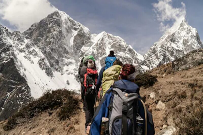 யாலுங் ரி சிகரத்தில் பயங்கர பனிச்சரிவு: 5 வெளிநாட்டினர் உட்பட 7 மலையேற்ற வீரர்கள் பலி!