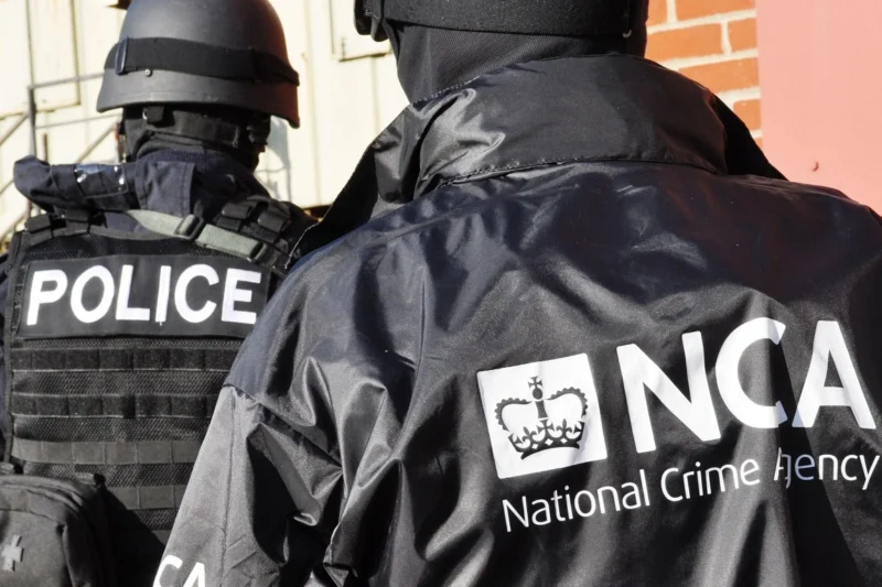 பிரிட்டனுக்கு அகதிகளை கொண்டு வரும் சூத்திரதாரியை மடக்கிப் பிடித்த NCA பொலிஸார்