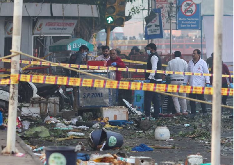 “உடல் பாகங்கள் சிதறின, மக்கள் அலறினர்”: டெல்லி கார் குண்டுவெடிப்பு – நேரில் கண்டவர்களின் திகில் நிமிடங்கள்