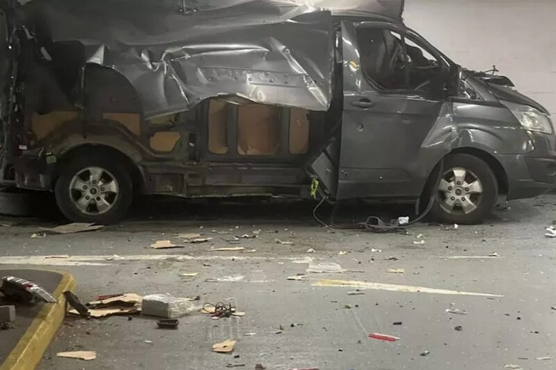 பரபரப்பு : லண்டன் ஷாப்பிங் சென்டர் நிலத்தடி கார் பார்க்கிங்கில் ‘வெடிவிபத்து’