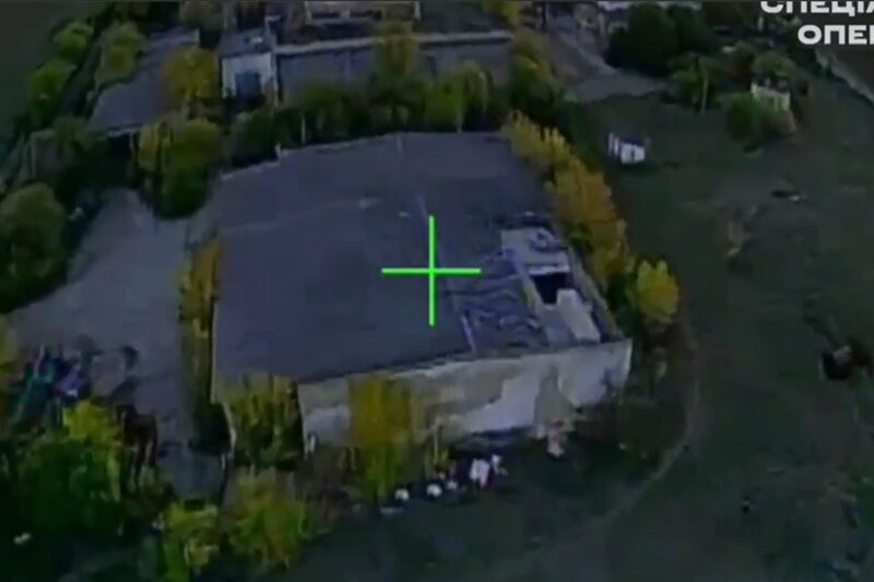 ரஷ்யாவின் ‘பிரம்மாண்ட வான் பாதுகாப்பு அமைப்பு’ தவிடுபொடி! உக்ரைன் சிறப்புப் படையின் பகீர் தாக்குதல்!